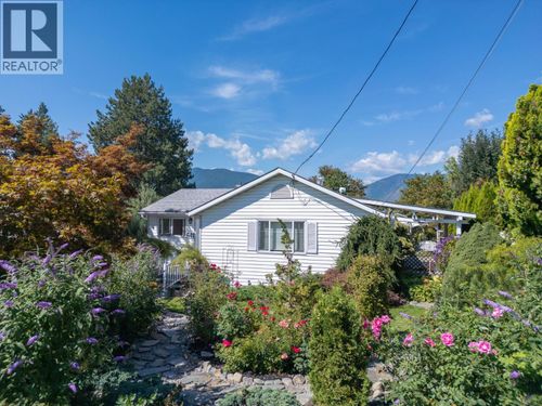 511 10 Ave S, Creston, BC, V0B1G3 | Card Image