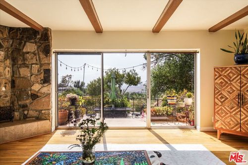 11111 Tujunga Canyon Blvd, Tujunga, CA, 91042-1227 | Card Image