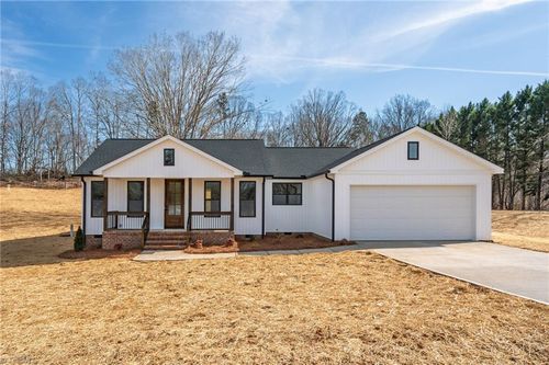 7388 Turnpike Rd, Archdale, NC, 27263-4117 | Card Image