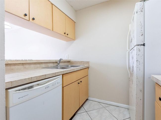 I - 10106 Twin Lakes Dr, Condo with 2 bedrooms, 2 bathrooms and null parking in Coral Springs FL | Image 13