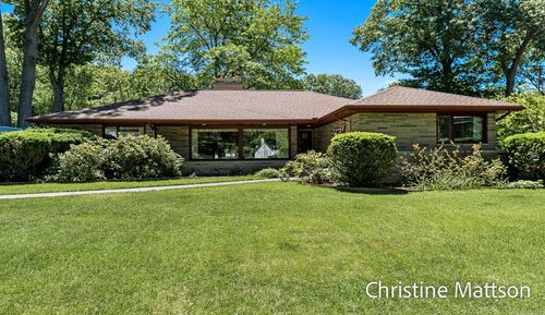 1913 Crestwood Ln, Norton Shores, MI, 49441-4508 | Card Image