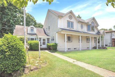 106 Fairview Avenue, House other with 6 bedrooms, 4 bathrooms and null parking in Oceanside NY | Image 3