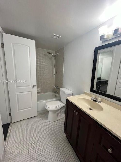 503-498 Nw 165th Street Rd, Miami, FL, 33169-6467 | Card Image