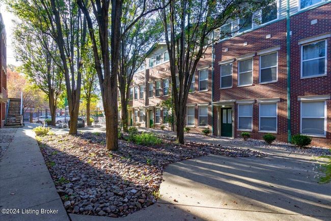102 - 945 Baxter Ave, Townhouse with 2 bedrooms, 4 bathrooms and null parking in Louisville KY | Image 41