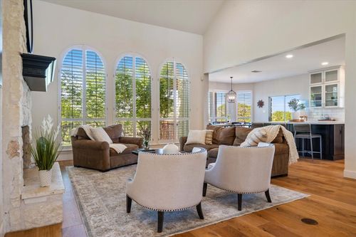 19215 White Horse Cv, Spicewood, TX, 78669-6630 | Card Image
