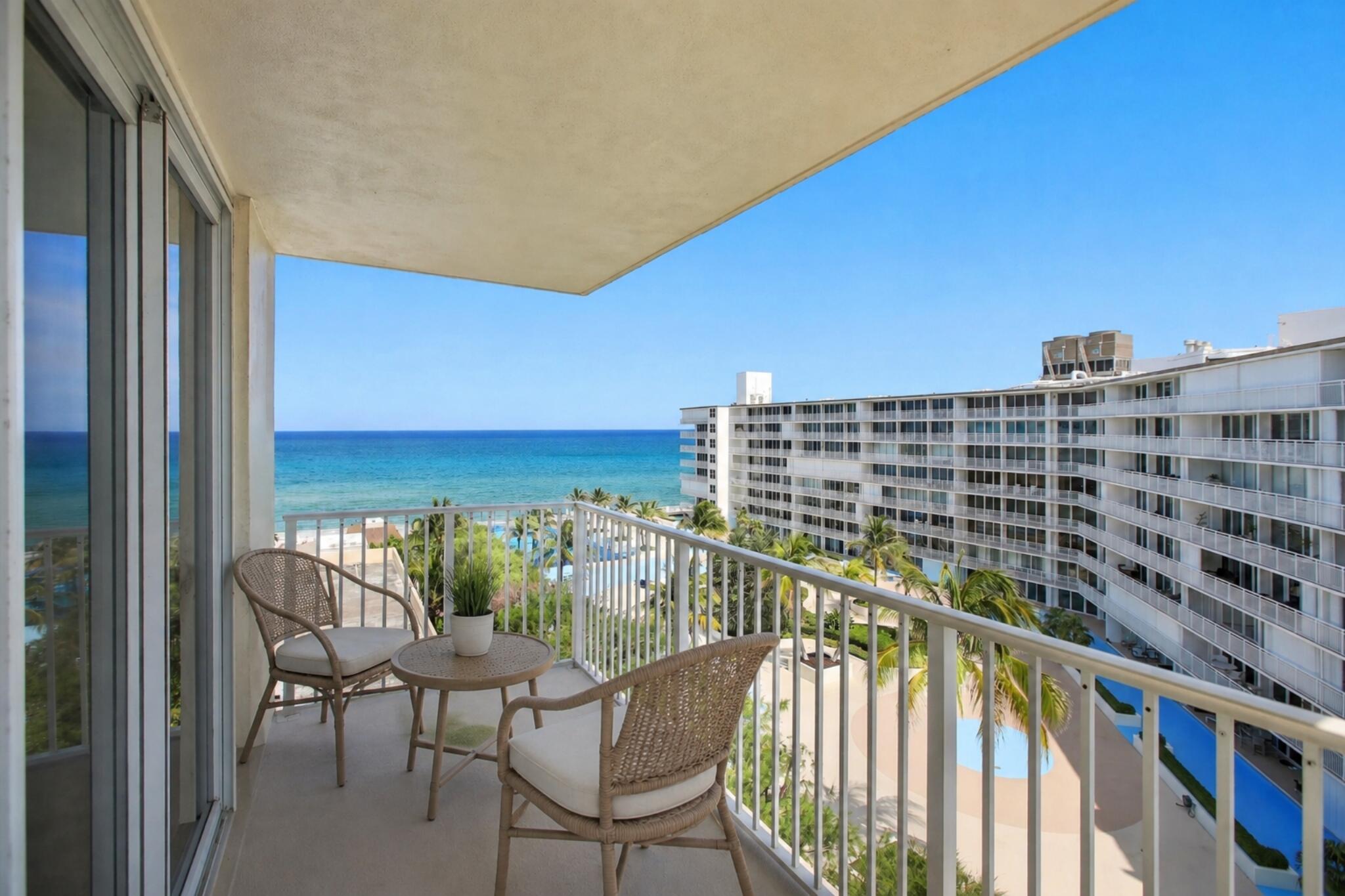 Residential in South Palm Beach 3