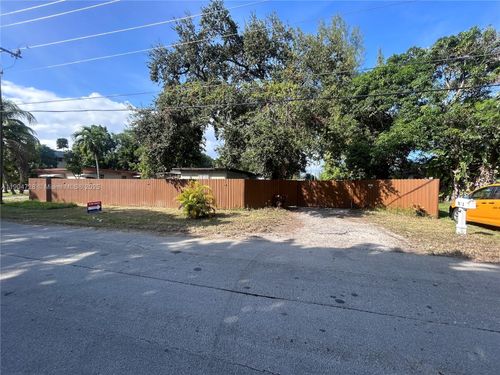 1-1543 Ne 144th St, Miami, FL, 33161-3021 | Card Image