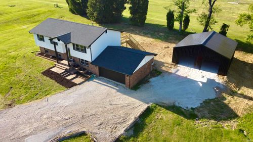 6888 Oak Grove Rd, Newburgh, IN, 47630-8648 | Card Image