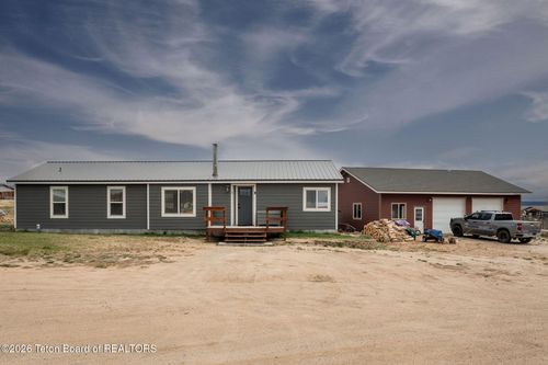 3 Longbow Ln, Pinedale, WY, 82941-9047 | Card Image