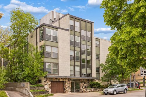 205-821 Douglas Ave, Minneapolis, MN, 55403-3120 | Card Image
