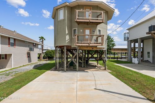 4058 Devon St, Bay Saint Louis, MS, 39520-7630 | Card Image