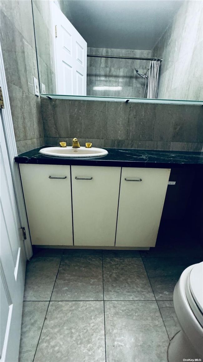 Master Bathroom | Image 9