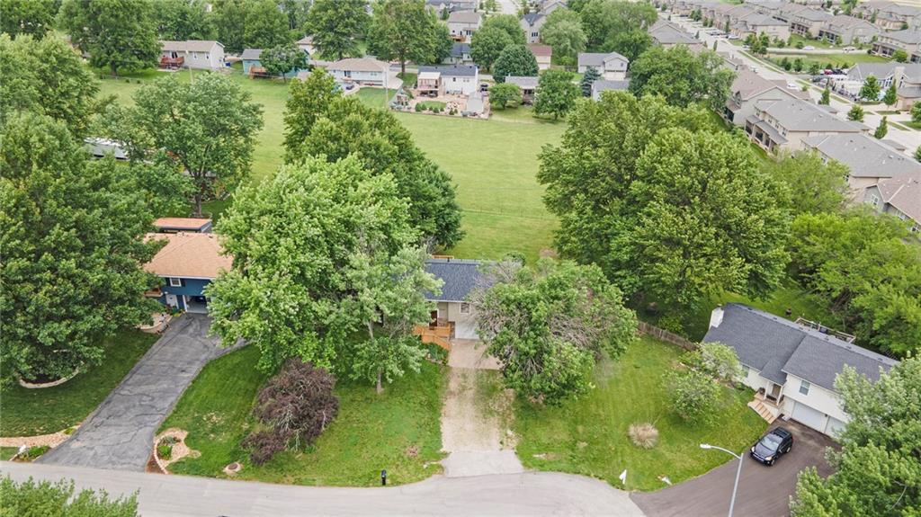 23350 W 54th Street, For Sale in Shawnee Zoocasa