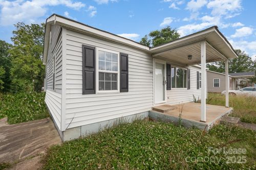 1043 Mountain Crest Dr, Kings Mountain, NC, 28086-7614 | Card Image