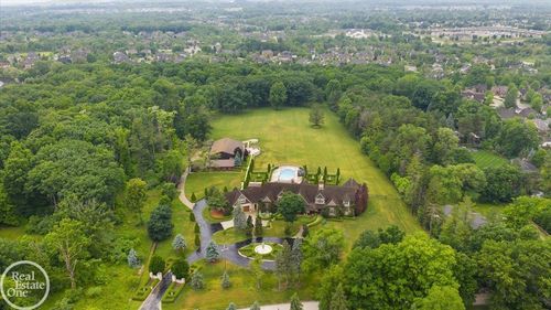 5350 Brewster Rd, Oakland Twp, MI, 48306-2310 | Card Image