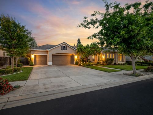 534 Heritage Ave, Clovis, CA, 93619-7639 | Card Image
