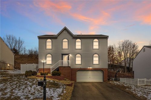123 Stratford Ct, New Stanton, PA, 15672-9476 | Card Image