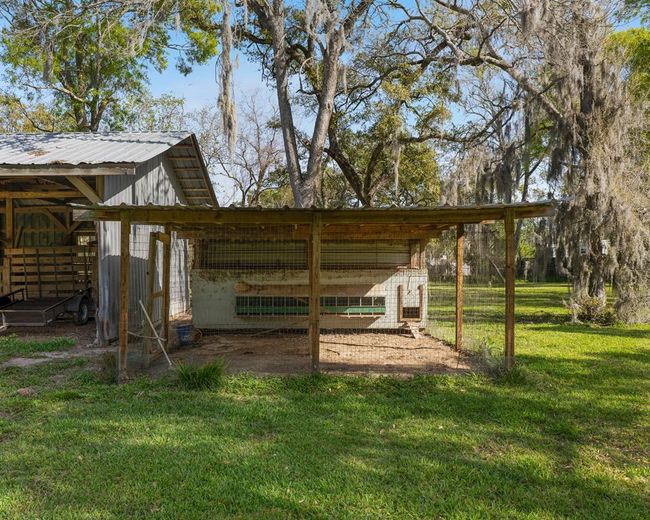 Chicken coop, ready for new chickens | Image 28