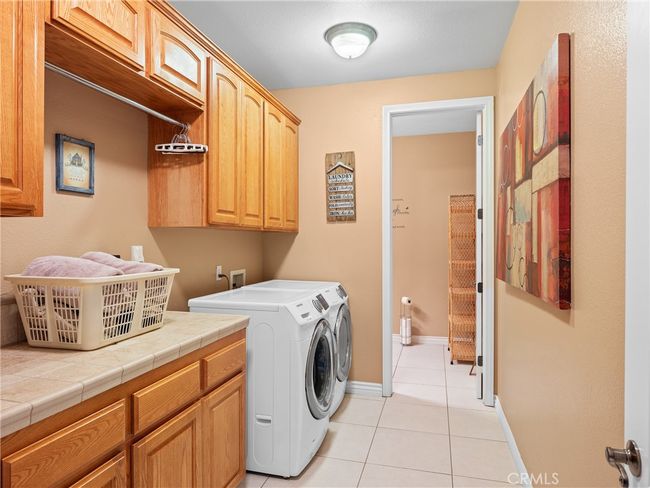 8650 Verbena Rd, House other with 4 bedrooms, 4 bathrooms and 7 parking in Oak Hills CA | Image 24
