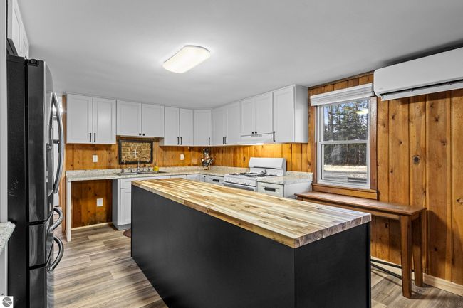 5354 E Shore Dr Ne, House other with 4 bedrooms, 2 bathrooms and null parking in Kalkaska MI | Image 15