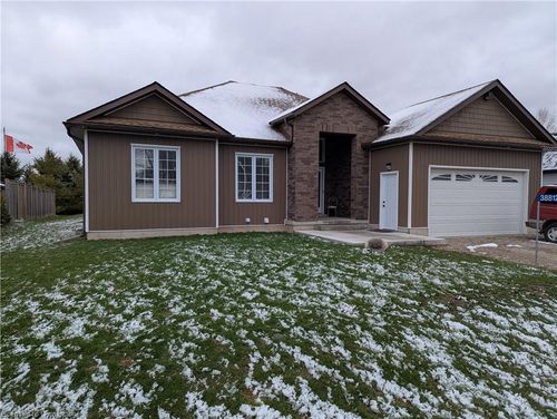 38812 Vienna St, Varna, ON, N0M2R0 | Card Image