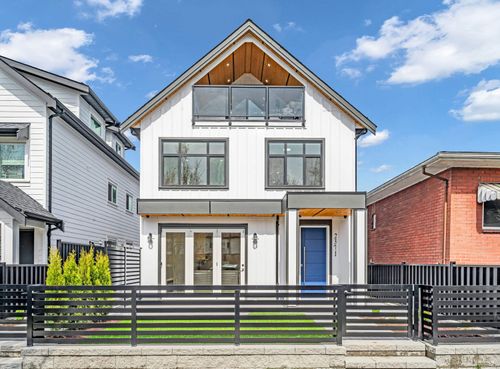 2371 Adanac St, Vancouver, BC, V5L2E9 | Card Image