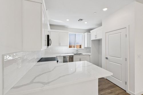 6441 Ventris Walk, Sacramento, CA, 95823-7434 | Card Image