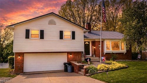 104 Orchard Dr, Saint Clairsville, OH, 43950-1520 | Card Image