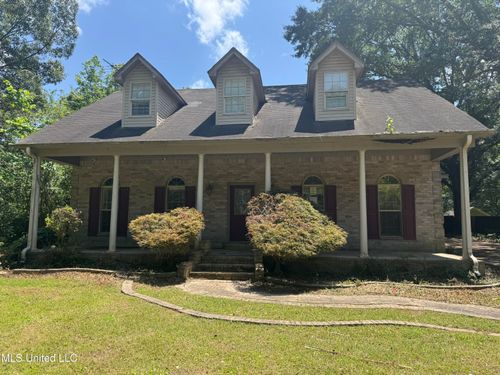 407 Thunderbird Dr N, Hernando, MS, 38632-4324 | Card Image