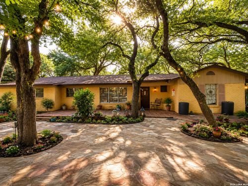117 Wagon Trail Rd, Shavano Park, TX, 78231-1241 | Card Image