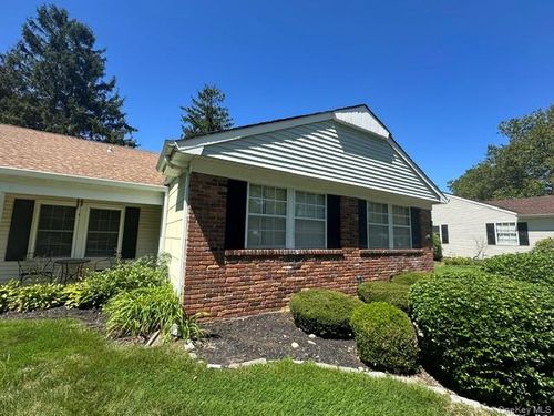6 Cobblestone Way, Brookhaven, NY, 11766 | Card Image