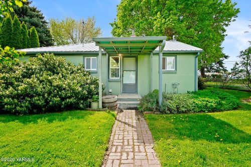 70 Old Stage Way, Yakima, WA, 98908-9689 | Card Image