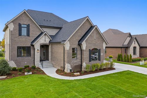 39196 Lakeshore Dr, Harrison Twp, MI, 48045-1856 | Card Image