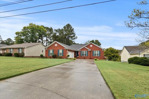 725 Mountain Gap Rd Se, Huntsville, AL, 35803-1635 | Card Image