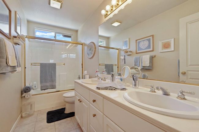 573 Fribourg Ln, House other with 3 bedrooms, 2 bathrooms and null parking in Manteca CA | Image 23