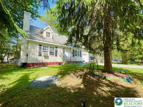 2630 Foxledge Dr, Tobyhanna, PA, 18466-3774 | Card Image