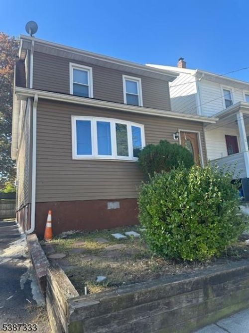 14 Park Dr N, West Orange, NJ, 07052-5711 | Card Image