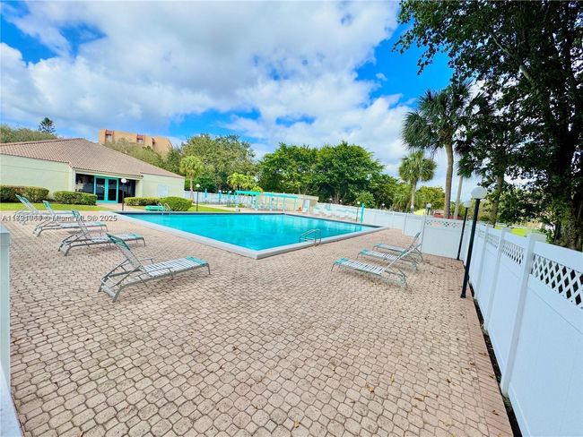 APT-307 - 3150 W Rolling Hills Cir, Condo with 2 bedrooms, 2 bathrooms and null parking in Davie FL | Image 22