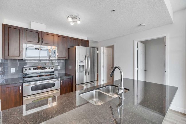 1802 - 325 3 Street Se, Home with 1 bedrooms, 1 bathrooms and 2 parking in Calgary AB | Image 4