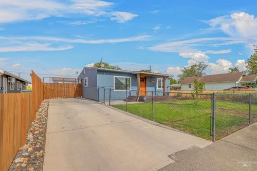417 6th St, Clarkston, WA, 99403-1813 | Card Image