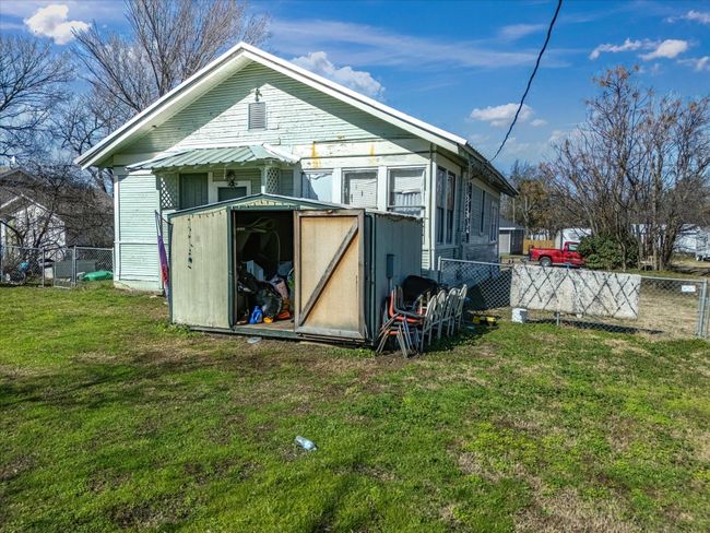 201 E S Main Street, House other with 2 bedrooms, 1 bathrooms and null parking in Blooming Grove TX | Image 6