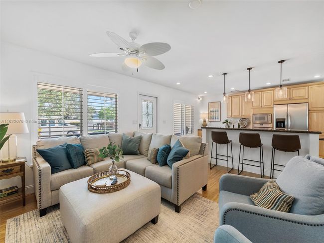2721 Ne 45 Th St, House other with 2 bedrooms, 2 bathrooms and null parking in Lighthouse Point FL | Image 11