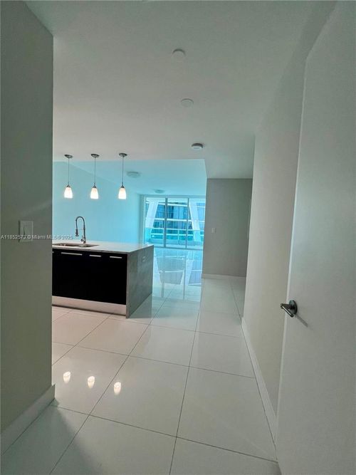 apt-3010-900 Biscayne Blvd, Miami, FL, 33132-1567 | Card Image