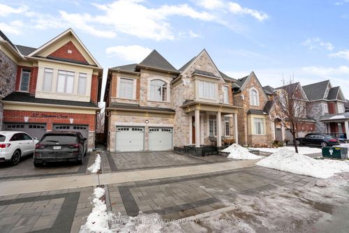 54 Blenheim Cir, Whitby, ON, L1P0E2 | Card Image