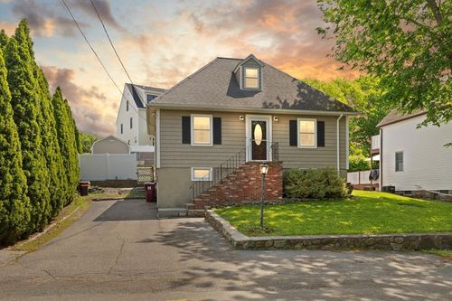 33 Ledge St, Melrose, MA, 02176-1414 | Card Image