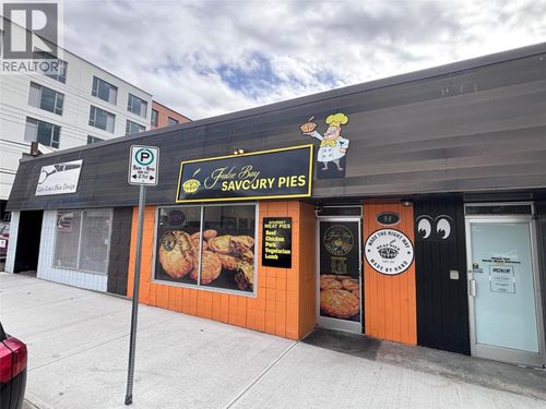 98 White Ave W, Penticton, BC, V2A1Z1 | Card Image