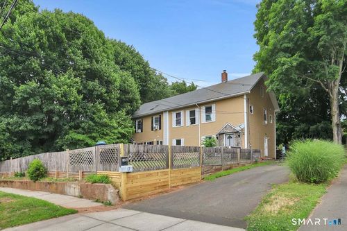 12 Fairview St, Portland, CT, 06480-1553 | Card Image