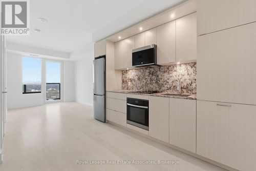 1515-60 Central Park Roadway, Toronto (Islington-City Centre West), ON, M9A3K1 | Card Image