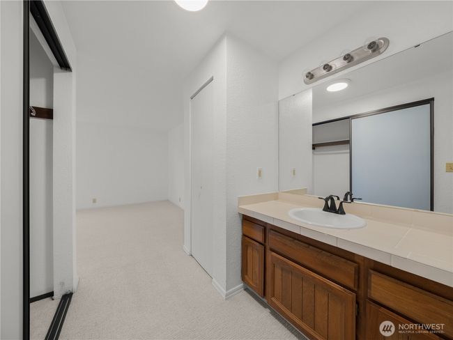 Primary en-suite | Image 13