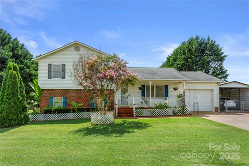 938 Lyndsey Brook Ct, Lincolnton, NC, 28092-1733 | Card Image